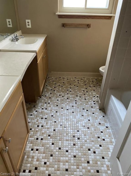 35588 Shell Dr, Sterling Heights, MI 48310