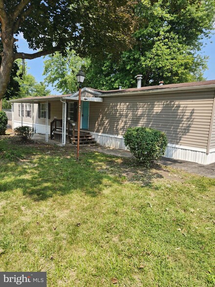 495 Capital Dr, York, PA 17406