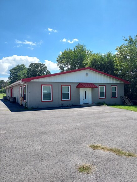 7340 Rock Creek Rd, Tullahoma, TN 37388