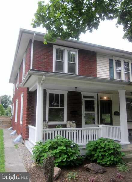 3423 Sharon St, Harrisburg, PA 17111