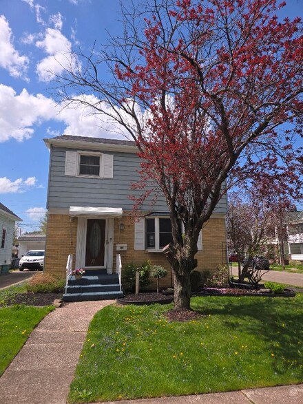 402 Sanford Place, Erie, PA 16511