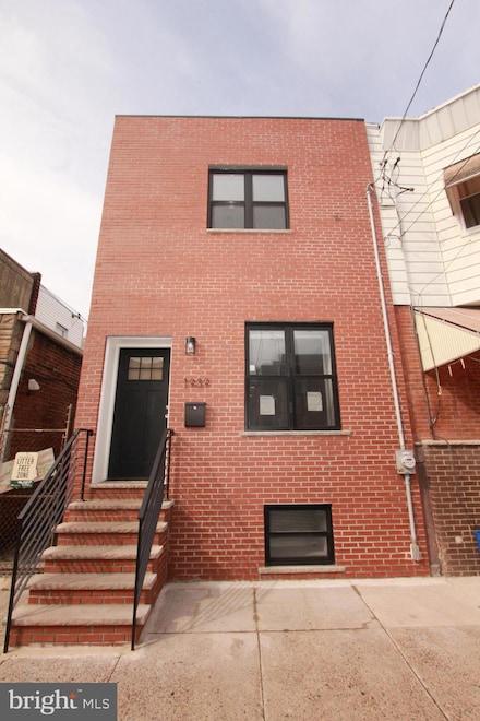 1939 Mckean St, Philadelphia, PA 19145