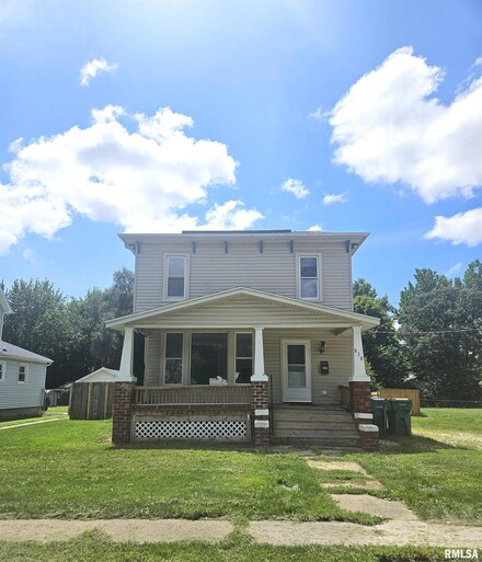838 E Brooks St, Galesburg, IL 61401