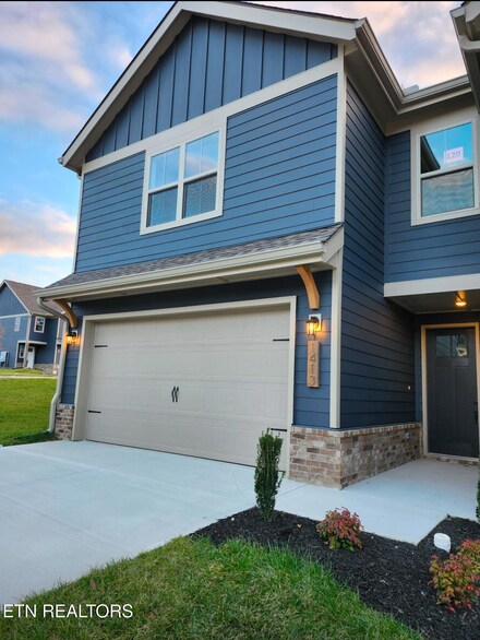 1413 Mountain Quail Cir, Alcoa, TN 37701