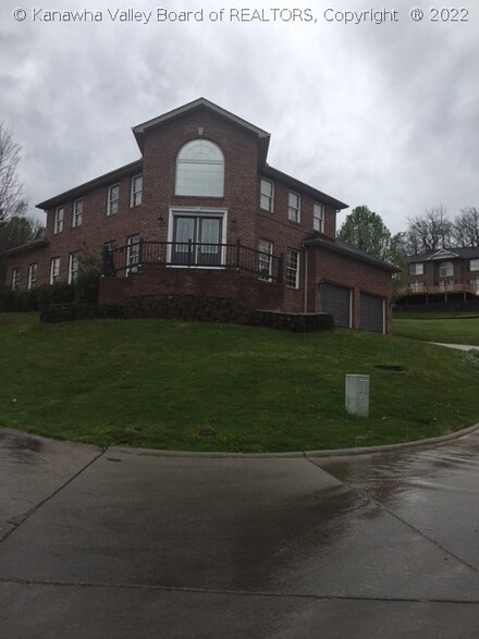 6 Hidden Cove, Charleston, WV 25313