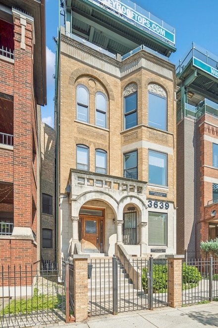 3639 N Sheffield Ave Unit 1, Chicago, IL 60613