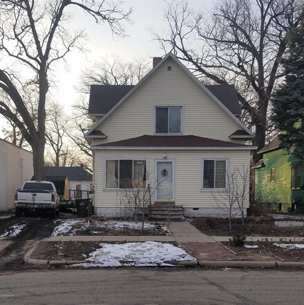 1663 7th St, Muskegon, MI 49441