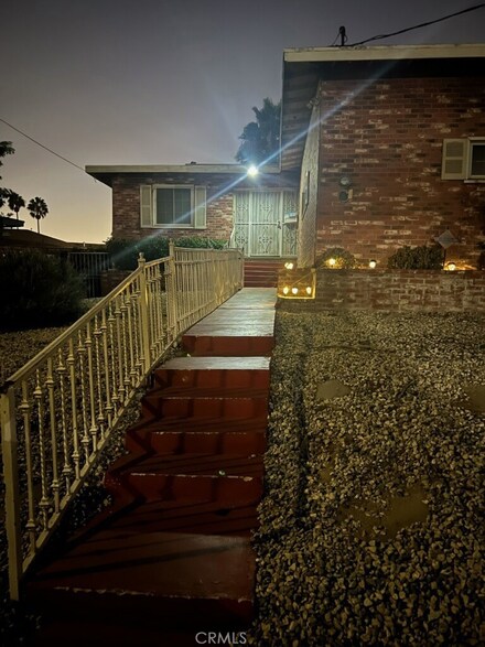12421 Arbor Place, Los Angeles, CA 90044