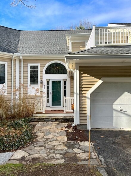 405 Browning Ln, Worcester, MA 01609
