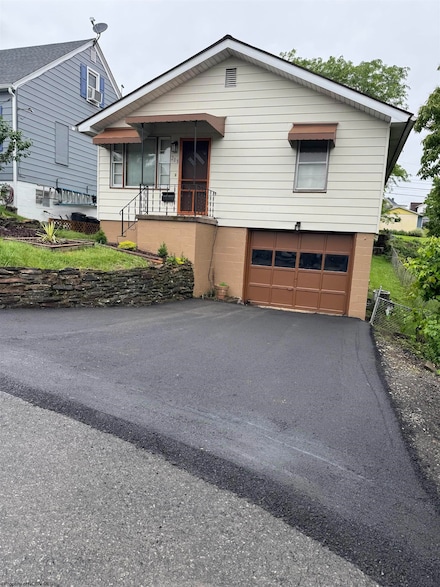 208 Buffalo Ave, Fairmont, WV 26554
