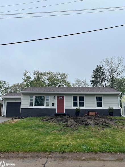 2616 Subilbe Ave, Burlington, IA 52601