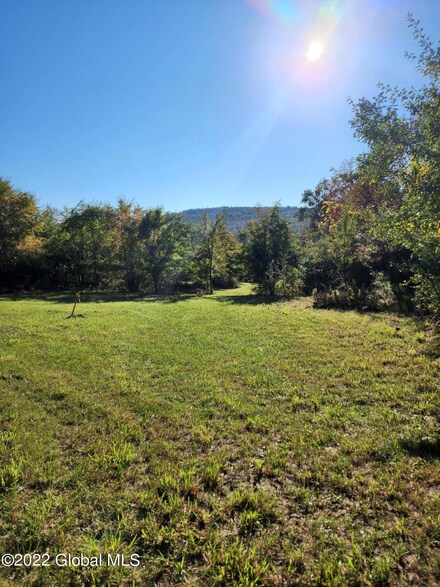 728 Jefferson Hill Rd, Nassau, NY 12123