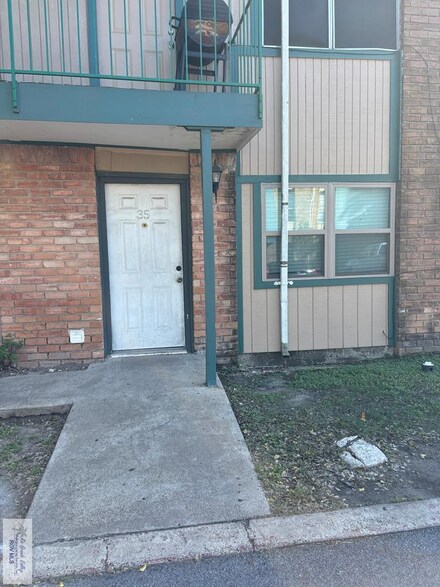 2304 APT. 35 Shidler Dr Unit 35, Brownsville, TX 78521