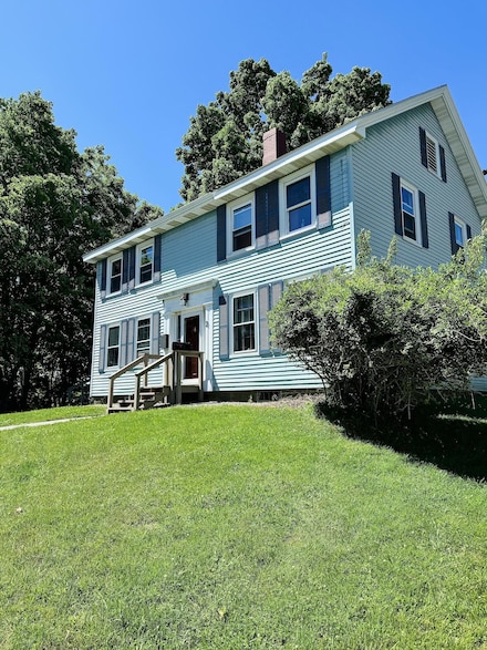 2 High St, MacHias, ME 04654