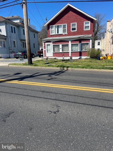 7631 River Rd, Pennsauken, NJ 08110