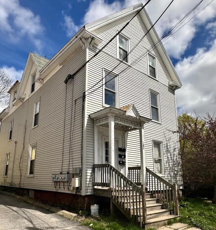 142 Bartlett St, Lewiston, ME 04240
