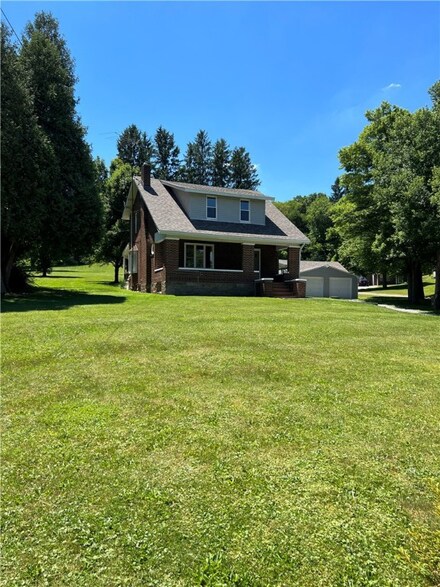 104 Bish Rd, Butler, PA 16002