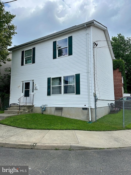 2 Barbara St, Trenton, NJ 08618