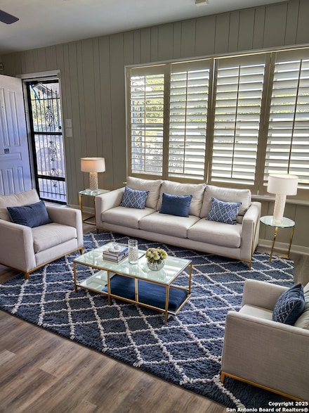 215 Midland Dr, San Antonio, TX 78219