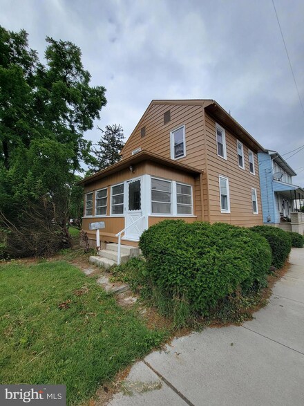 527 Main St, Mc Sherrystown, PA 17344