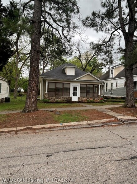 1021 S 24th St, Fort Smith, AR 72901