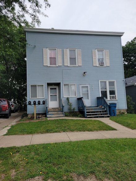 340 Chartres St, La Salle, IL 61301