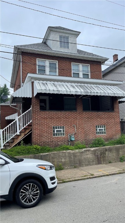 220 W 8th Ave, Tarentum, PA 15084