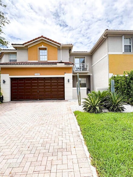 11486 NW 80th St, Medley, FL 33178