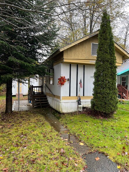 115 Glen St, Brattleboro, VT 05301