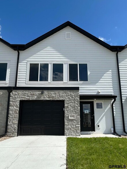 537 W Corsac Rd, Lincoln, NE 68523