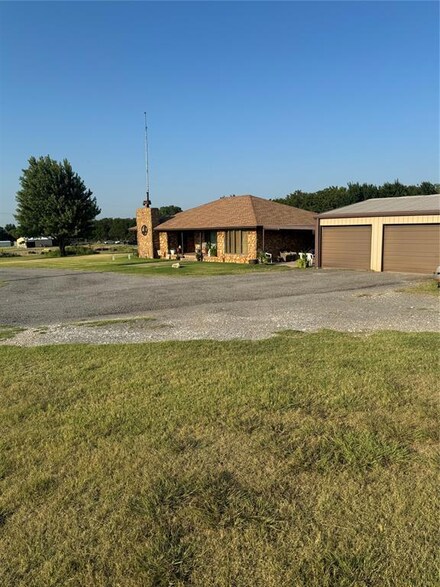 61324 N 2310 Rd, Seiling, OK 73663