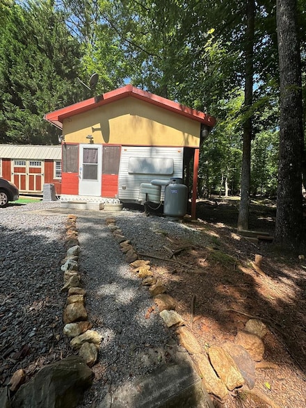 30 26th St, Ellijay, GA 30540