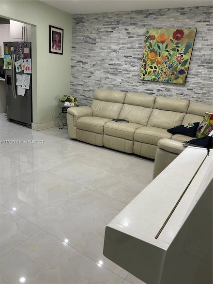 22 E 58th St, Hialeah, FL 33013