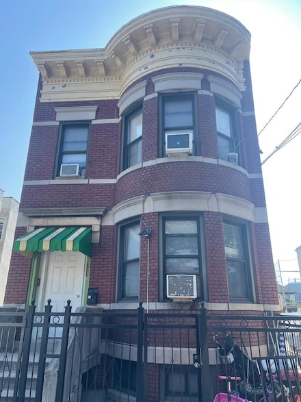 3331 100th St, Corona, NY 11368