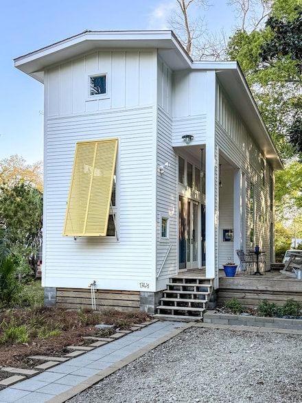 174 1/2 Doctor Frederick S Humphries St, Apalachicola, FL 32320