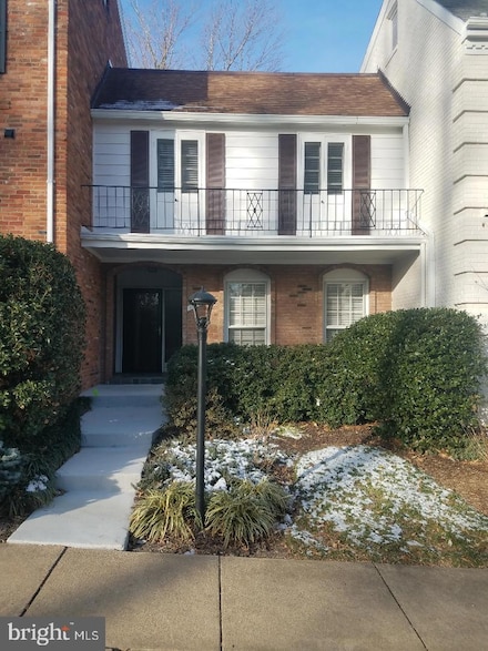 1152 Wimbledon Dr, McLean, VA 22101