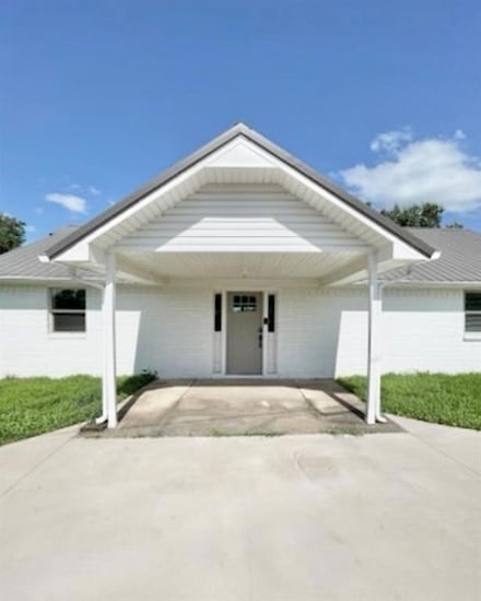 1304 W Walnut St, Tecumseh, OK 74873