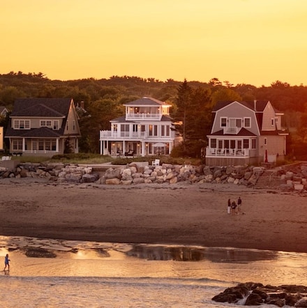1074 Ocean Blvd, Hampton, NH 03842