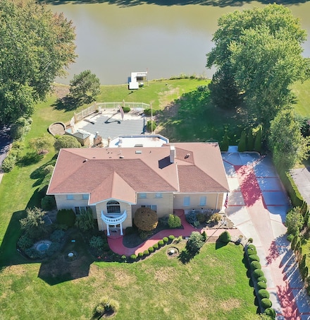 2125 Harrow Gate Dr, Inverness, IL 60010
