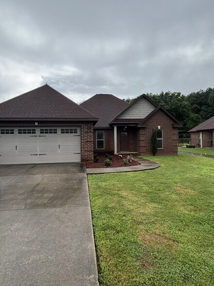 85 County Road 103, Killen, AL 35645