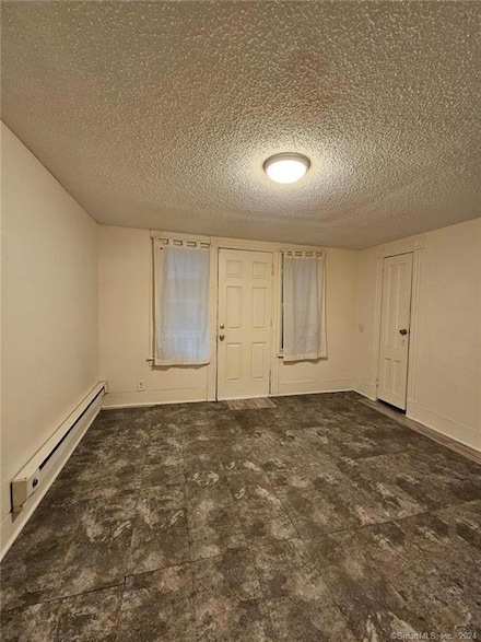 6 Frederick Ct Unit 3, Waterbury, CT 06710