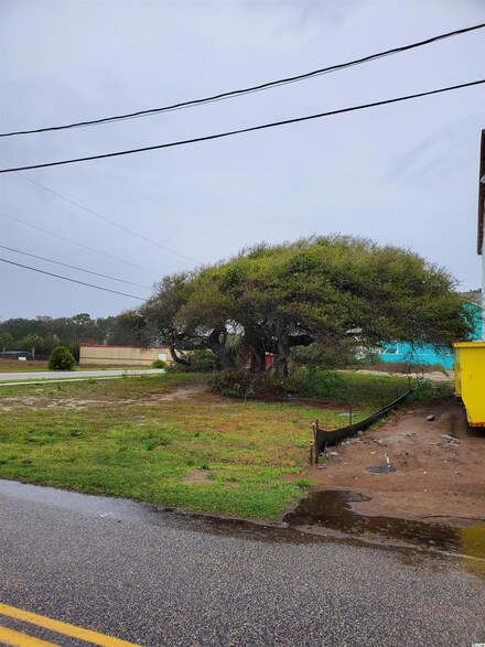 3010 Seaview St, Atlantic Beach, SC 29582