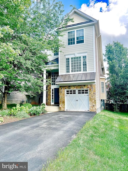6919 Willow St, Falls Church, VA 22046