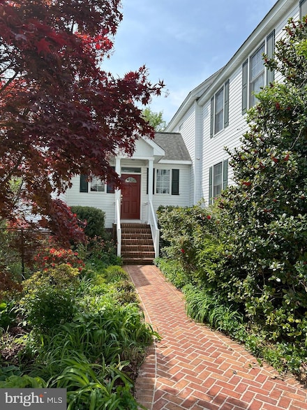 8936 Lady Ln, Hayes, VA 23072