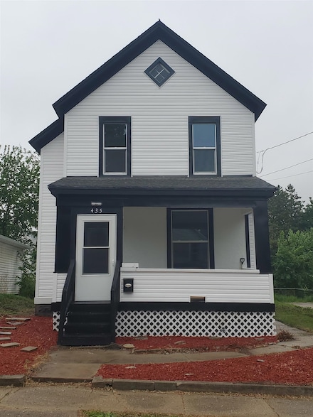 435 N Apple Ave, Freeport, IL 61032