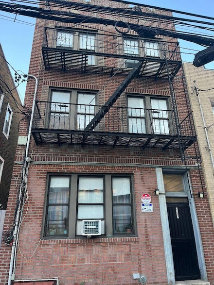 2837 W 15th St, Brooklyn, NY 11224