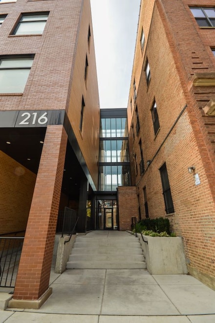 216 N May St Unit 403, Chicago, IL 60607