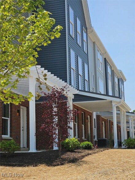 600 Mull Ave Unit 10, Akron, OH 44313