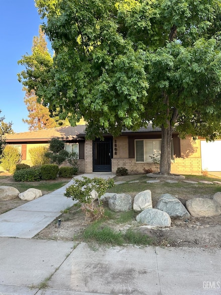 1808 El Portal Dr, Bakersfield, CA 93309