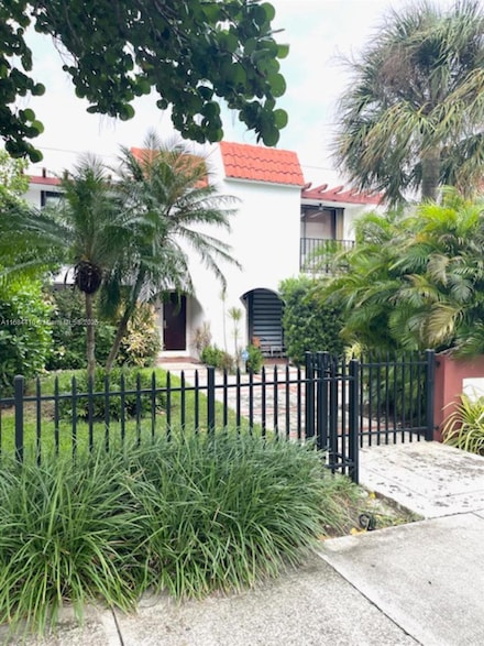 265 Grapetree Dr Unit 108, Key Biscayne, FL 33149